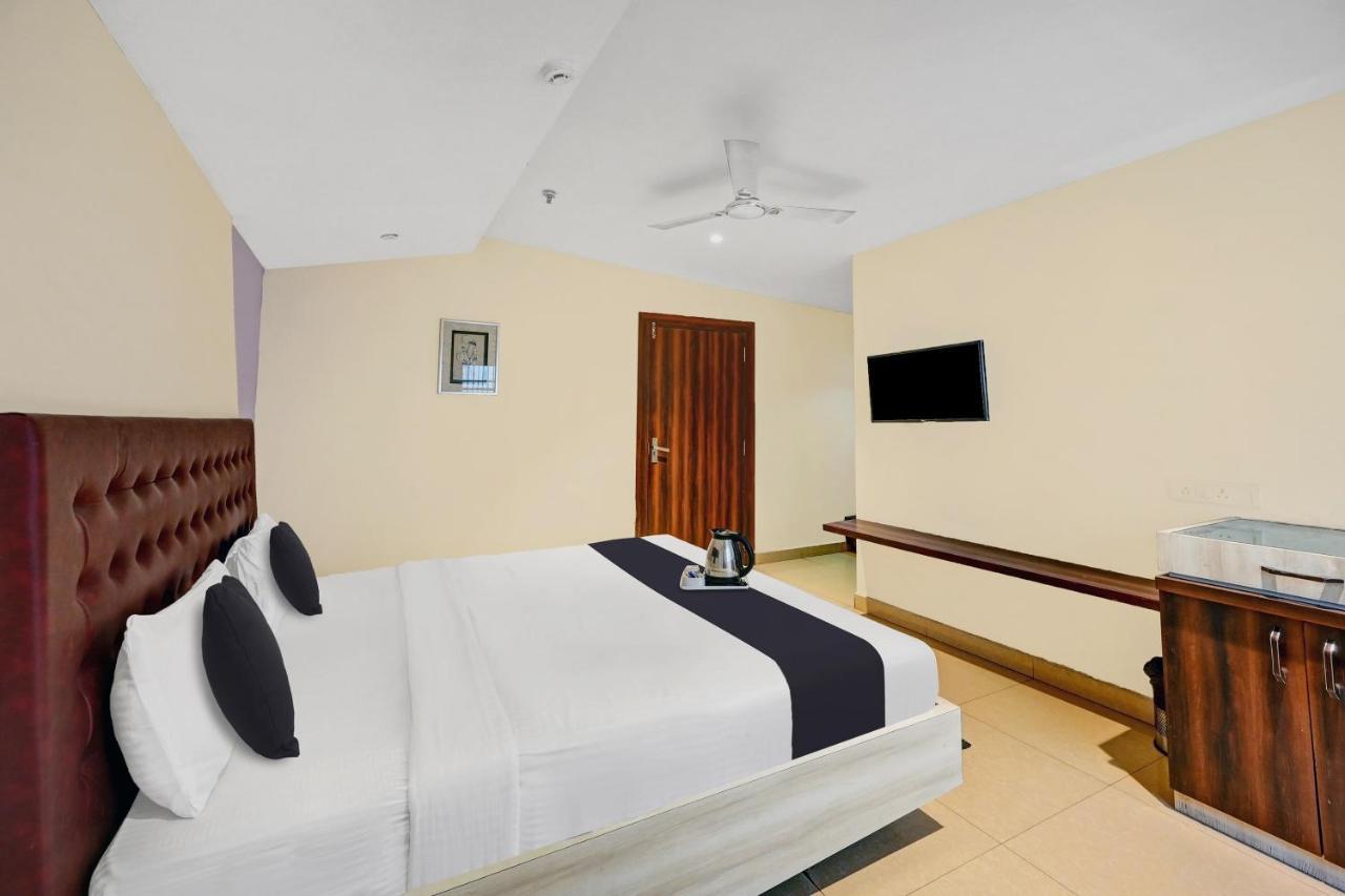 Hotel Townhouse Oak Pentagon Residency Bhubaneswar Zewnętrze zdjęcie